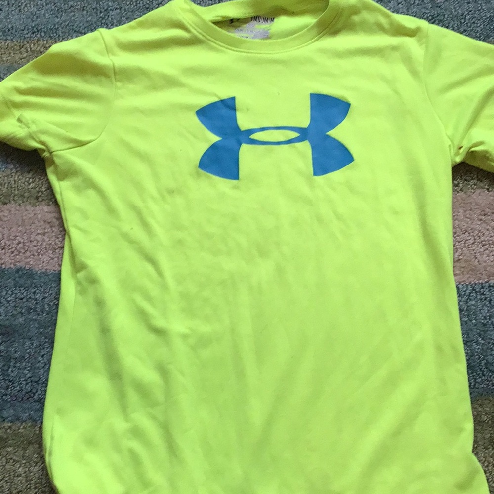 Under armor girls medium neon green T-shirt